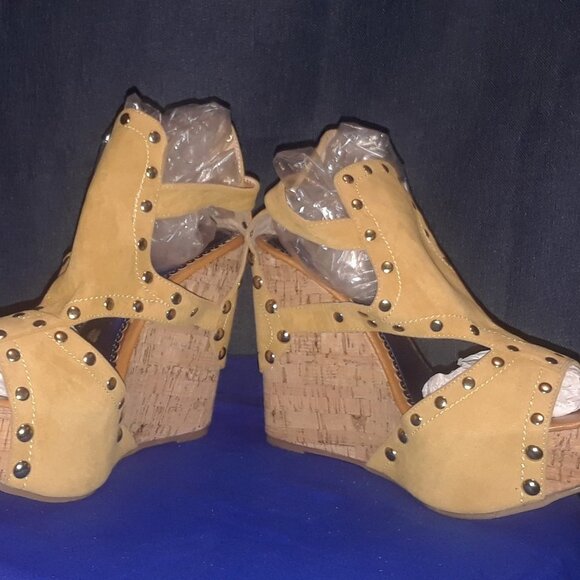 Espadrilles - Picture 1 of 5